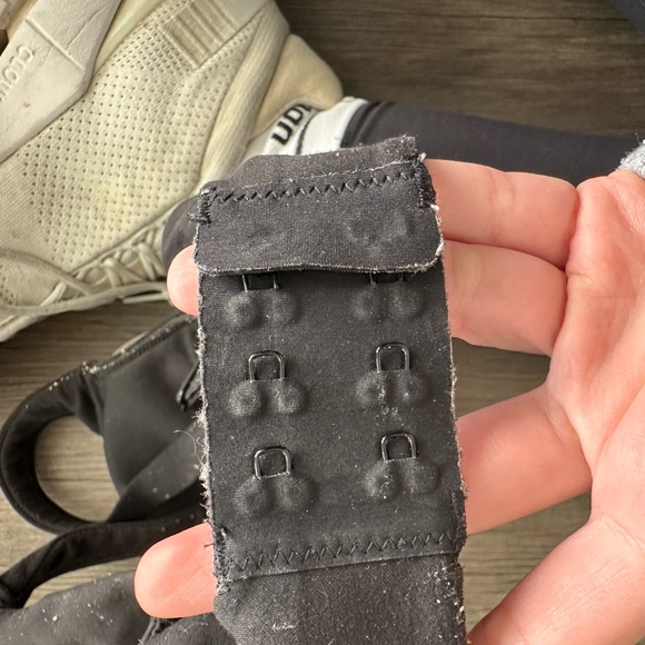 Lululemon Adjustable Sports Bra - Size 4 - Picture 4 of 4